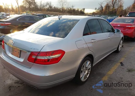 2013 Mercedes-Benz E 350 4Matic из США, поврежденный, VIN WDDHF8JB2DA703296